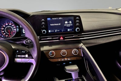 2023 Hyundai Elantra SE